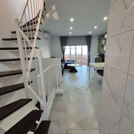 Paraiso View Duplex Penthouse דירה *